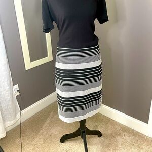 NY&Co black and white pencil skirt